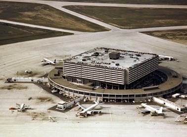 photo of Terminal 1 building of Malton Airport in 1967